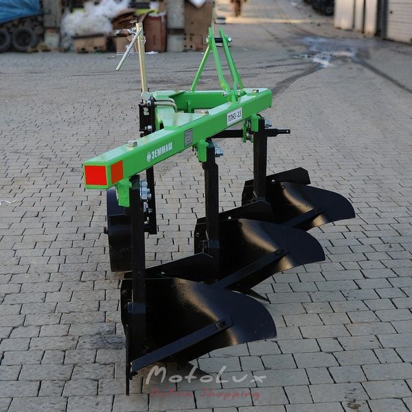 Three-Hull Plow Zemmash PLN 3-35