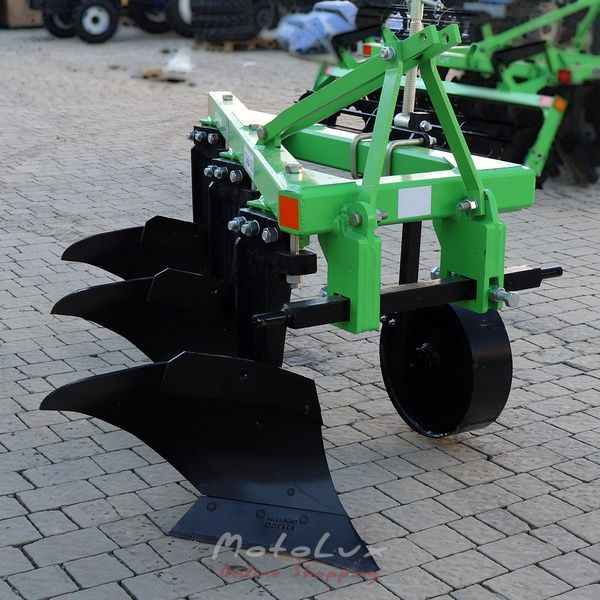 Three-Hull Plow Zemmash PLN 3-35