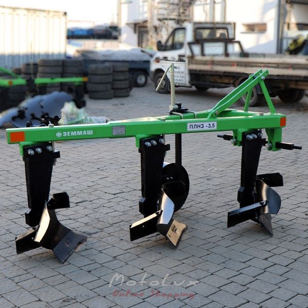 Three-Hull Plow Zemmash PLN 3-35