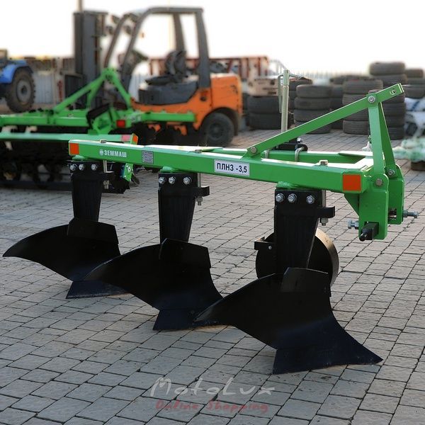 Three-Hull Plow Zemmash PLN 3-35