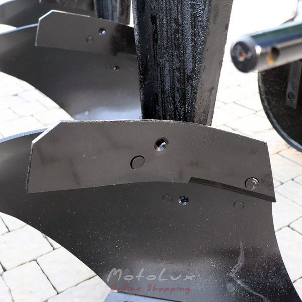 Three-Hull Plow Zemmash PLN 3-35