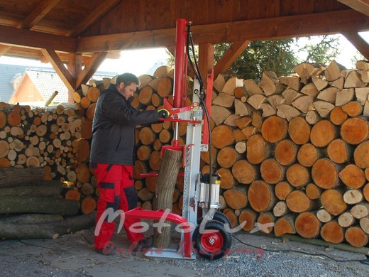 Vertikálna štiepačka dreva Vari 16 Ton Super Force