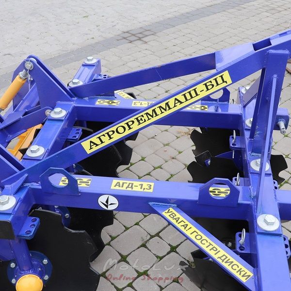 Agreg&aacute;t na obr&aacute;banie p&ocirc;dy AGD-1.3 pre traktory 24-40 hp