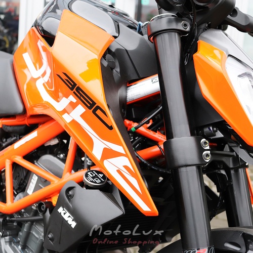 Motorcycle KTM 390 Duke